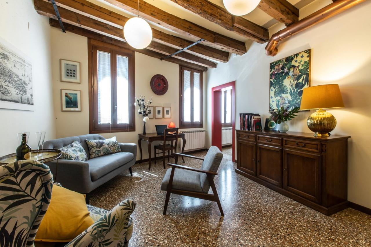 Riva De Biasio Charming Apartment Veneza Exterior foto